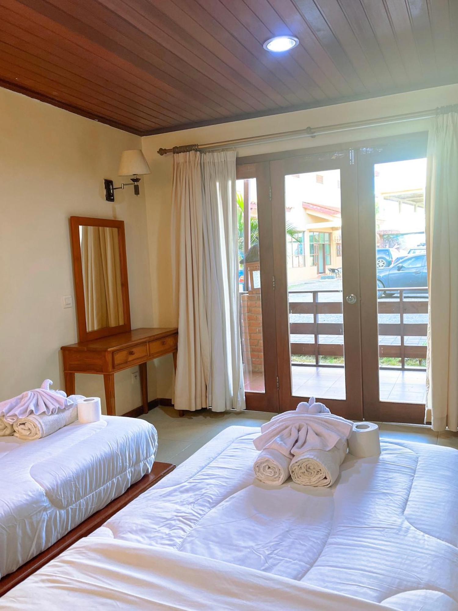 Arbiru Beach Resort Dili Exteriör bild